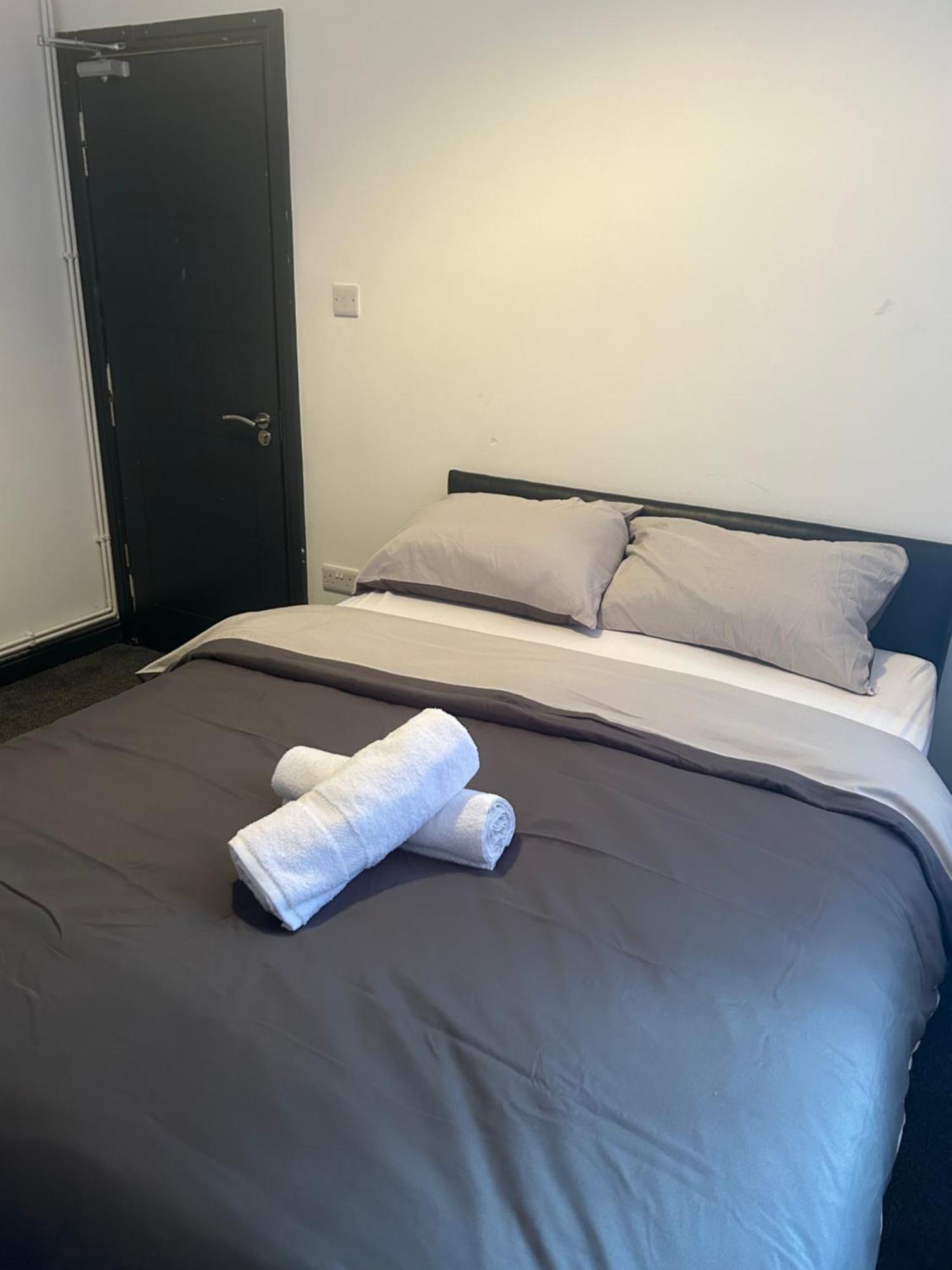 Tammys Lodge Stoke-on-Trent Екстериор снимка